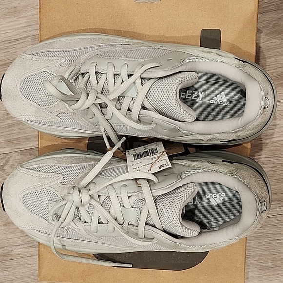 Adidas Yeezy Boost 700 Men's size - Main Image